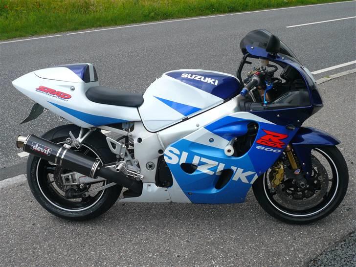 Suzuki gsxr 600 srad  SOLGT billede 8