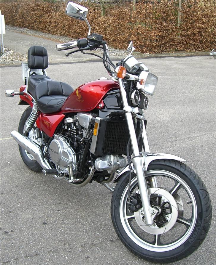 Honda VF700C Magna - Den kører også som en drøm billede 4