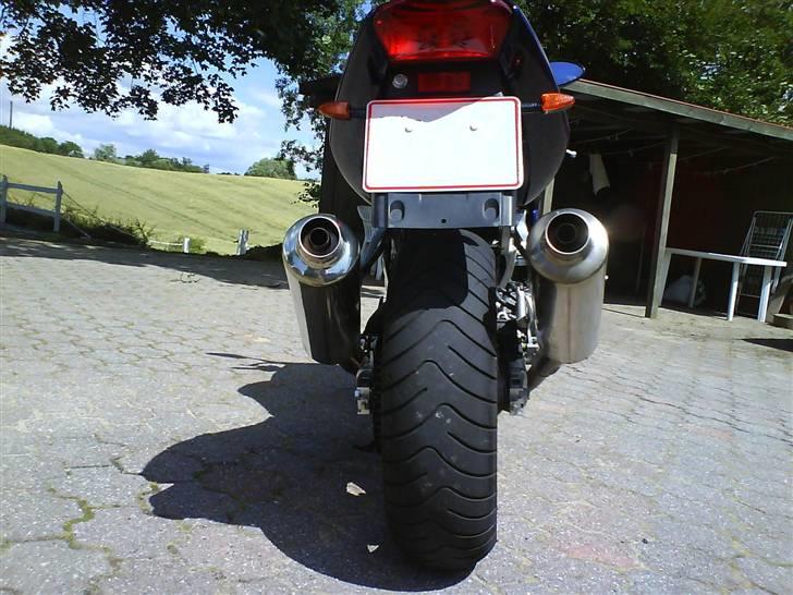 Honda VTR 1000 Firestorm - Kedelig standard bagende billede 9