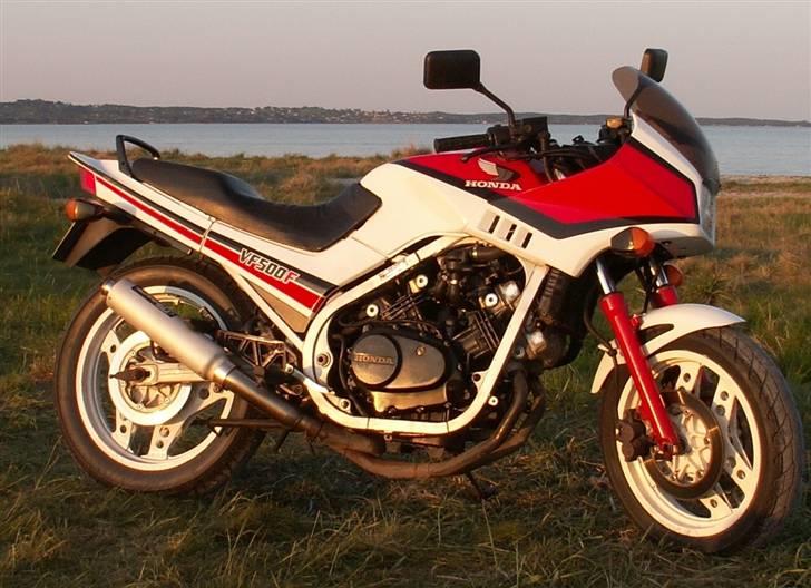 Honda VF 500 F billede 1