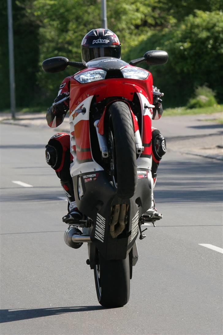 Yamaha YZF R6 -SOLGT- - Klar, så skal der bare noget mere sol på menu´en :) billede 1