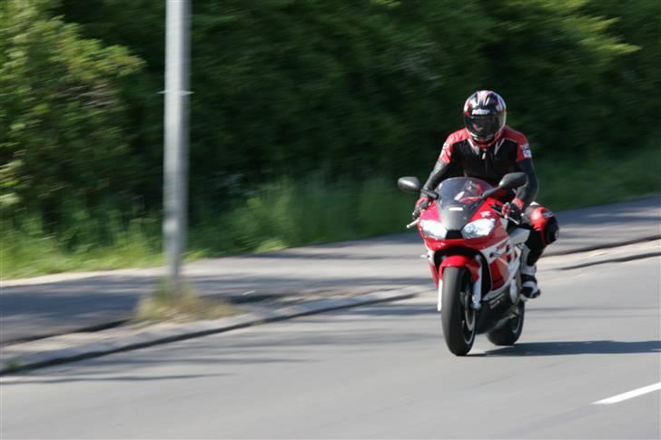 Yamaha YZF R6 -SOLGT- billede 3