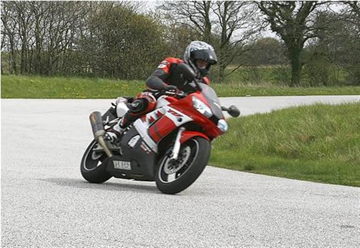 Yamaha YZF R6 -SOLGT- billede 5