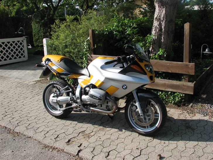 BMW R1100S (SOLGT) - Jo mere blå forrørene er - desto mindre morfar er man! billede 2