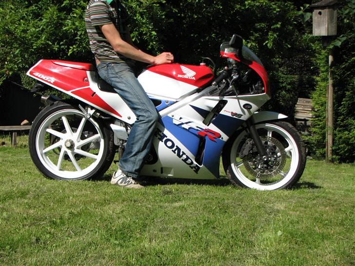 Honda VFR 400 R NC 30 solgt billede 2
