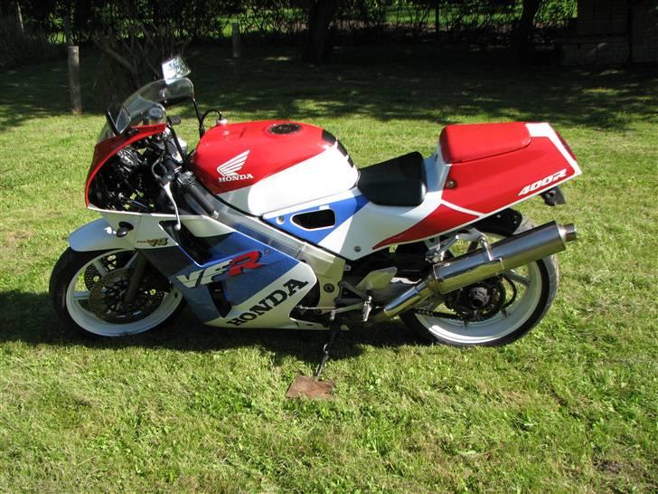 Honda VFR 400 R NC 30 solgt billede 4