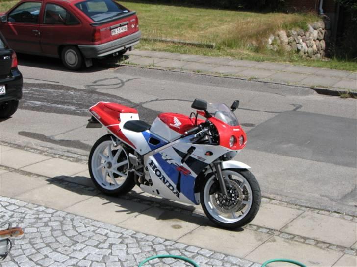 Honda VFR 400 R NC 30 solgt billede 10