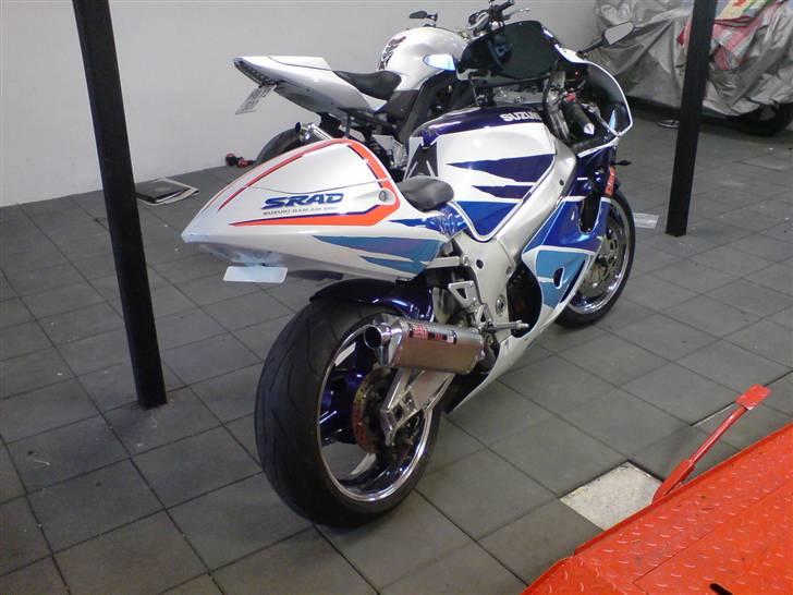 Suzuki GSXR 750 SRAD (solgt) - bagfodhvilerne afmonteret billede 10