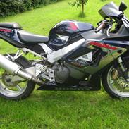 Honda cbr 900rr fireblade