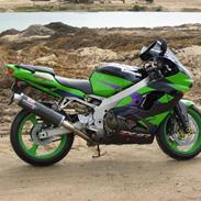 Kawasaki ZX9 R