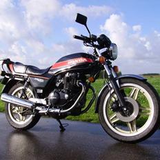 Honda CB 400N   * SOLGT *
