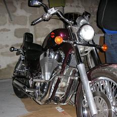 Suzuki Intruder vs 1400