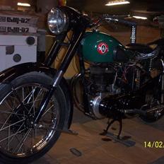 BSA B33