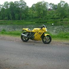 Yamaha FZ 750 *SOLGT*