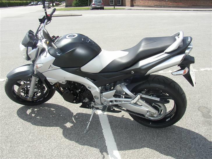 Suzuki GSR 600 K6 billede 7