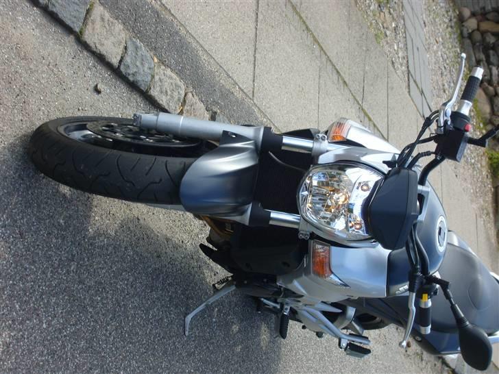 Suzuki gsr 600  billede 4