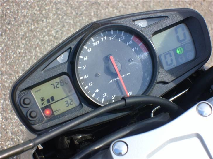 Suzuki gsr 600  billede 11