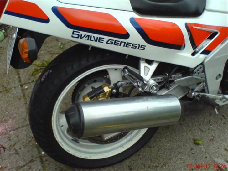 Yamaha Fzr 1000  "solgt" billede 2