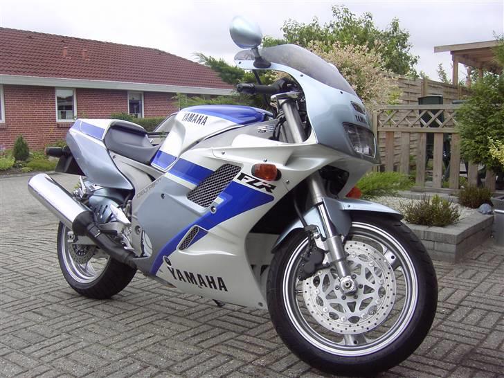 Yamaha FZR 1000 EXUP ( SOLGT ) billede 1