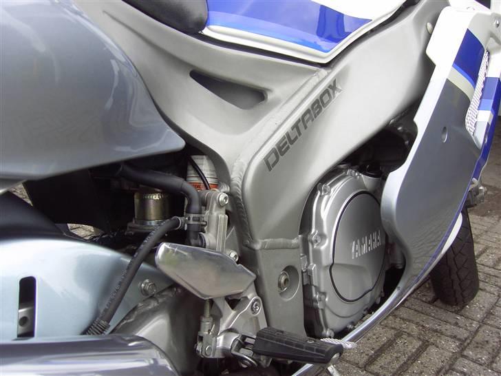 Yamaha FZR 1000 EXUP ( SOLGT ) billede 6