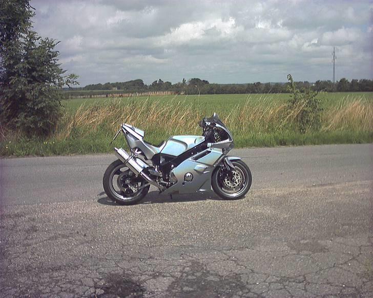 Yamaha Fzr 600 billede 1