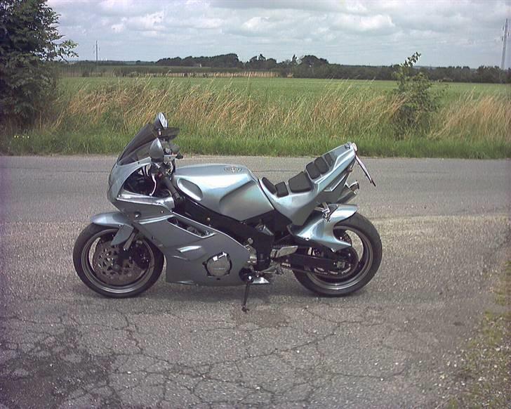 Yamaha Fzr 600 billede 6