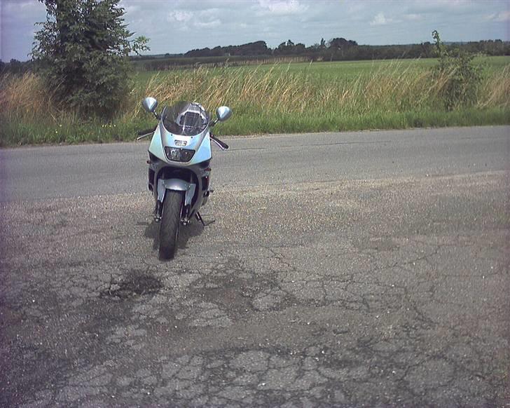 Yamaha Fzr 600 billede 10