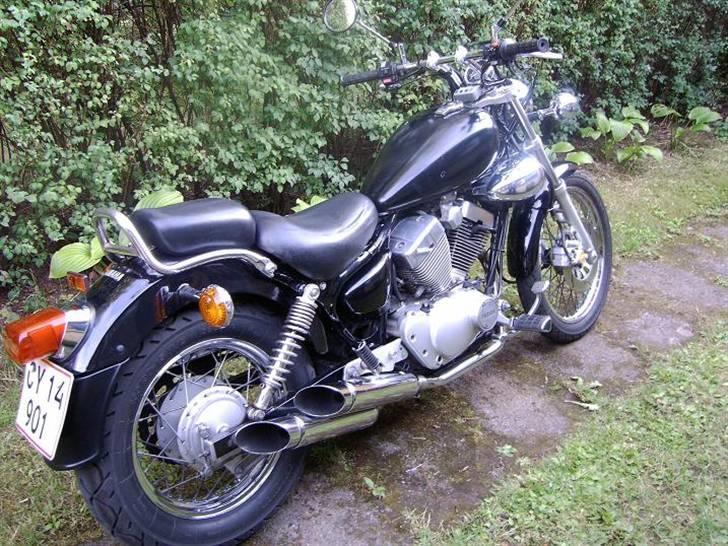 Yamaha XV Virago - Solgt - Her ses de to slash-cut potter. billede 3