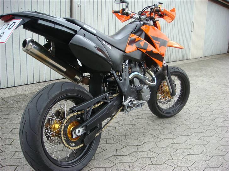 KTM 640 LC4 Supermoto SOLGT billede 3