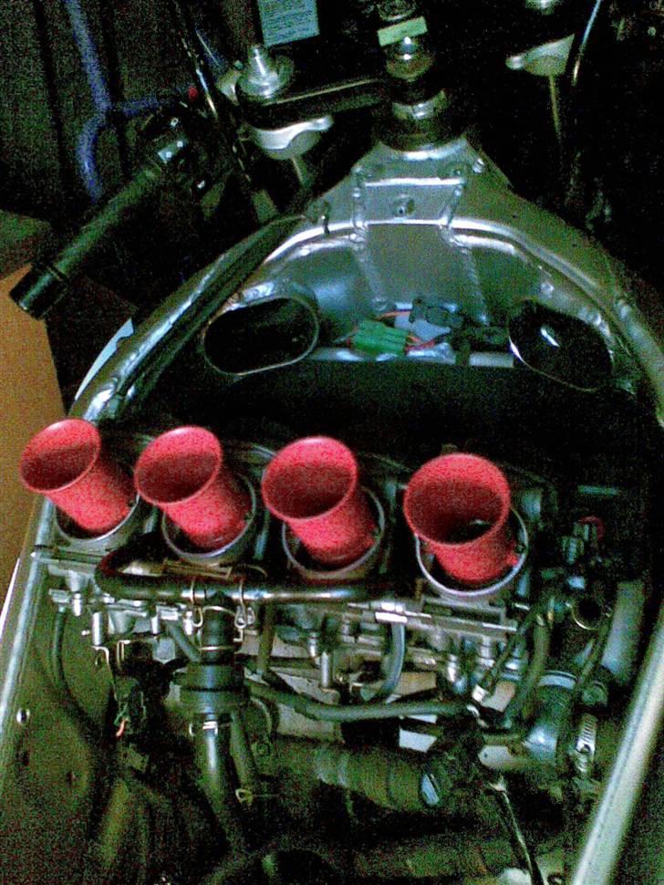 Suzuki Gsxr 600  Solgt - lige lidt sug fra 4 stk .karb. billede 6