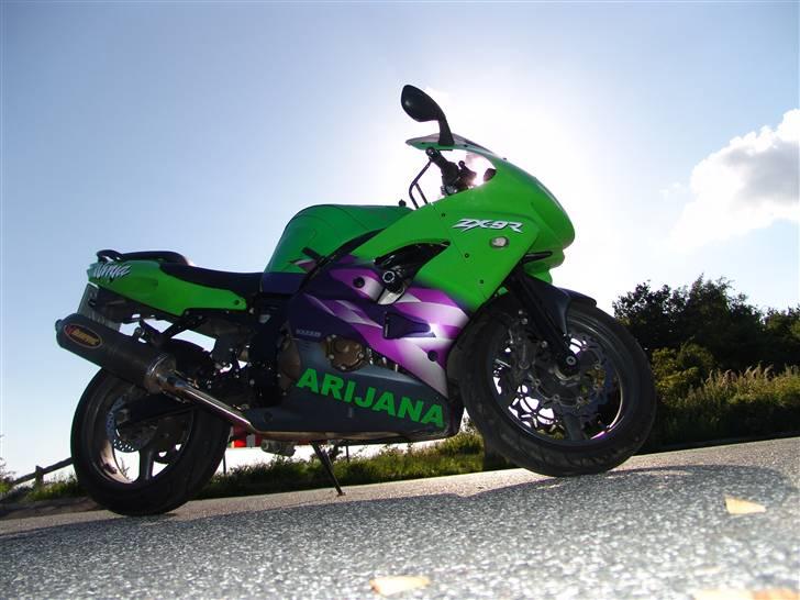 Kawasaki ZX9R billede 3