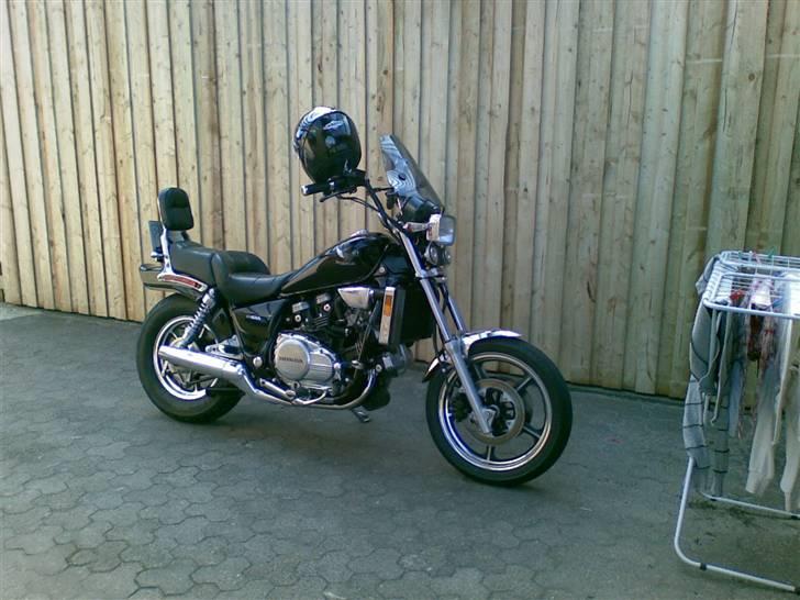 Honda magna vf 700 billede 2