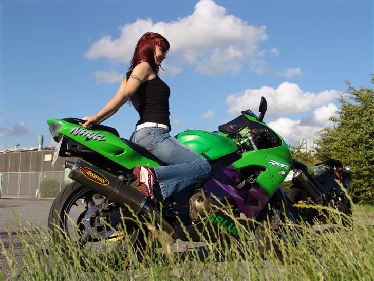 Kawasaki ZX9R billede 4