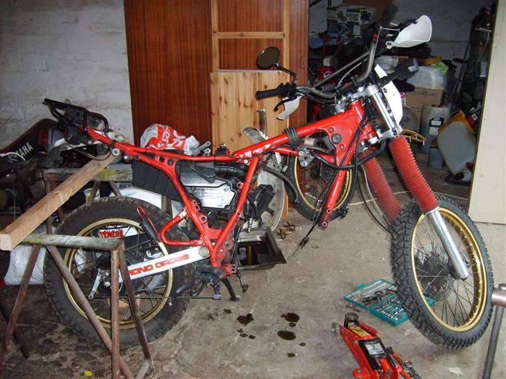 Yamaha XT 600 Z **Solgt** - Toppakningen var defekt, så motoren måtte lige ud engang. billede 9