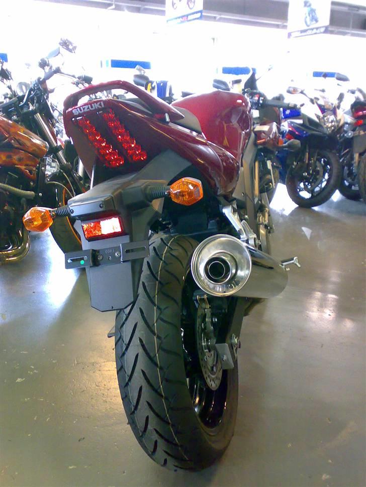 Suzuki SV 650S  - Grim standart nummerpladeholder ER udskiftet! billede 3