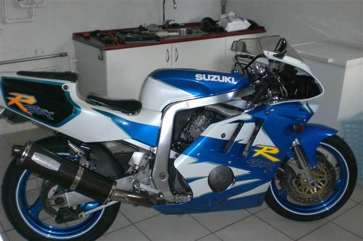 Suzuki gsxr 400 (totalskadet) - den frøs jo udenfor billede 9