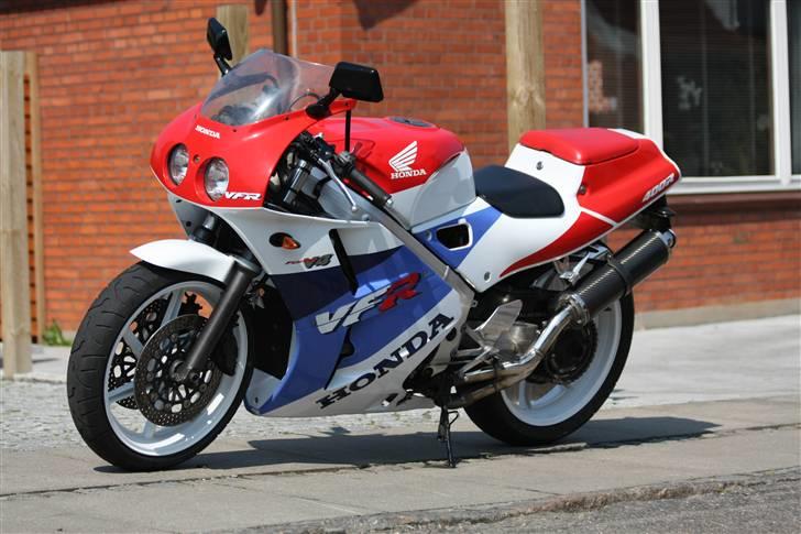 Honda VFR 400 R NC 30 solgt billede 11
