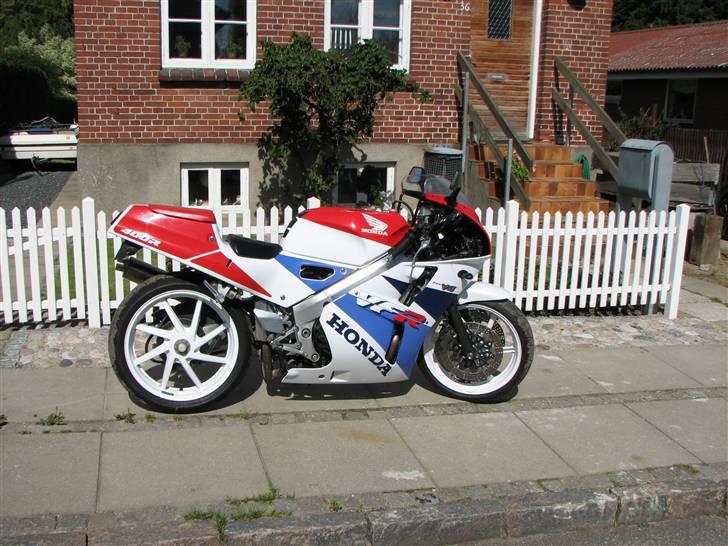 Honda VFR 400 R NC 30 solgt billede 16