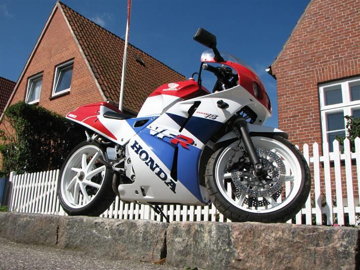 Honda VFR 400 R NC 30 solgt billede 18
