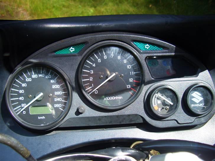 Suzuki GSX750F SOLGT billede 9