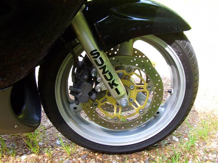 Suzuki GSX750F SOLGT billede 10