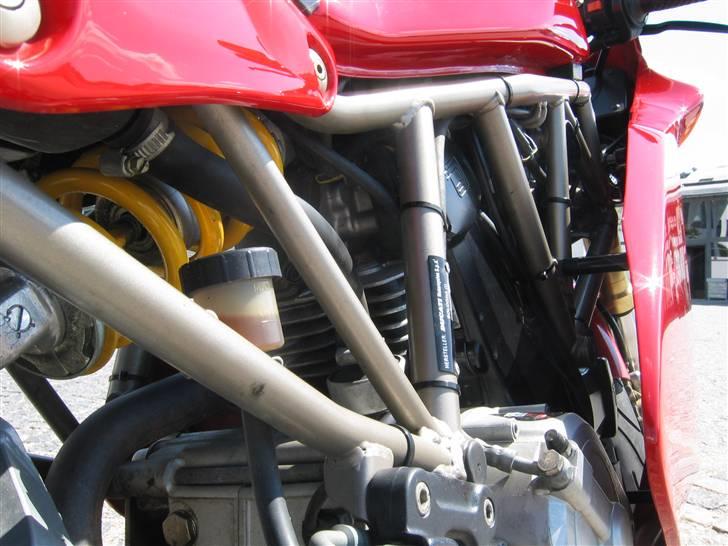 Ducati 750 SuperSport - Rørgitterramme og justerbar Showa... uhm! billede 7