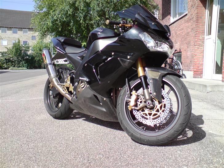 Kawasaki ZX10R - Lidt ændringer hen over vinteren... billede 2