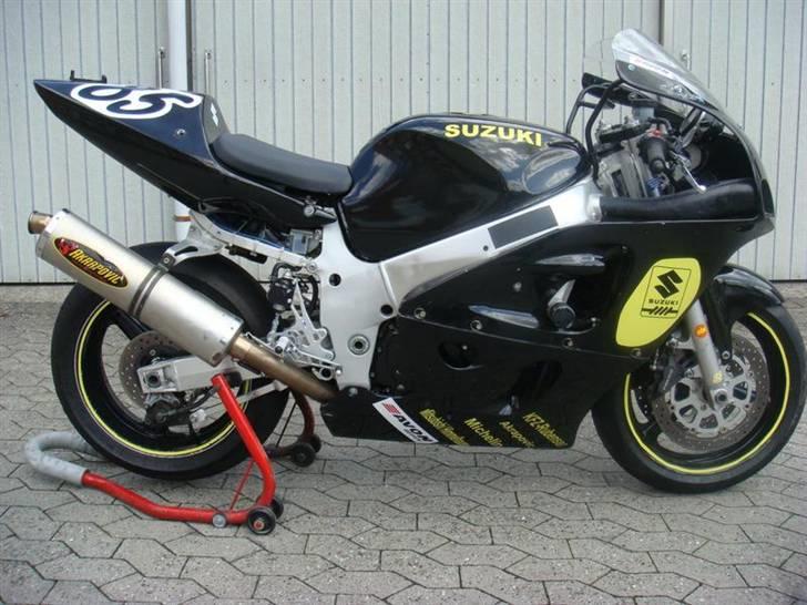 Suzuki GSX 600 R (solgt) billede 1