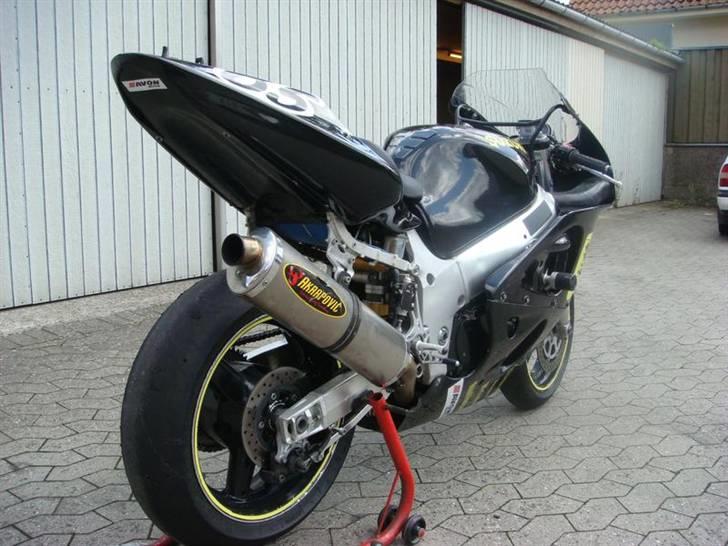Suzuki GSX 600 R (solgt) billede 2
