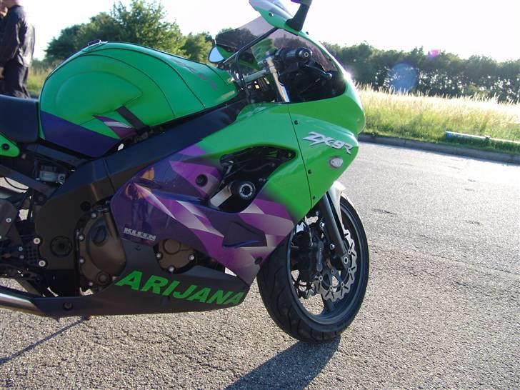 Kawasaki ZX9R billede 6