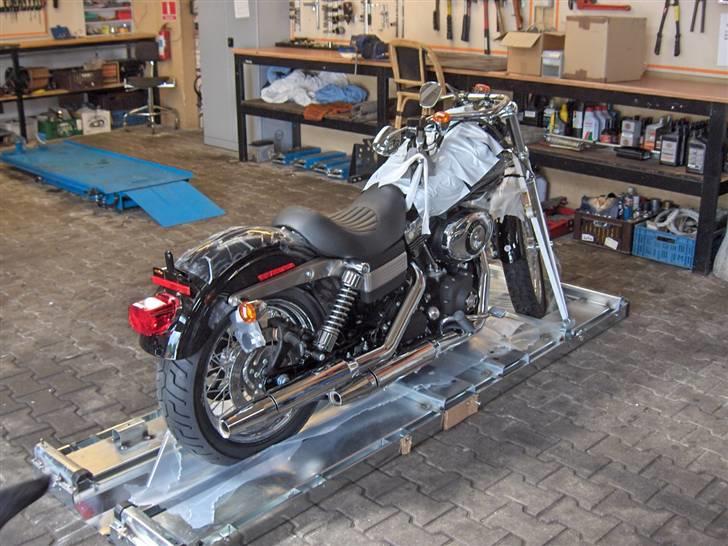 Harley Davidson Dyna Street Bob billede 14