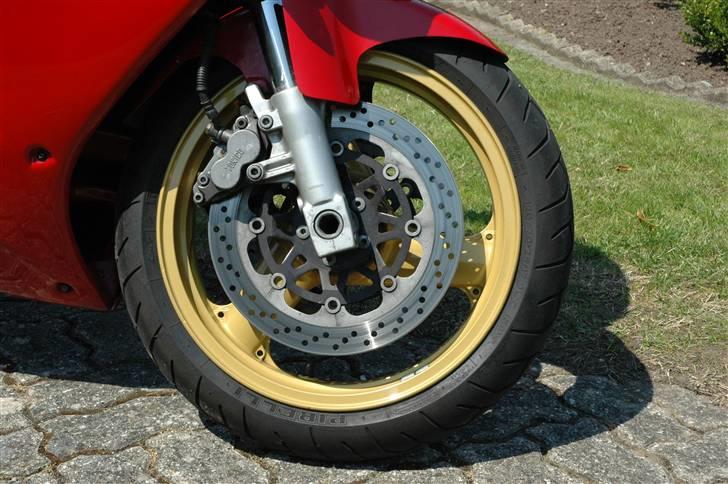 Kawasaki ZXR 750 Solgt - syns de guld fælge står godt til den røde farve billede 11