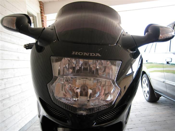 Honda Blackbird, SOLGT - Nyt MRA sort kåbeglas og hvide blink, det pynter....... på en gammel solsort billede 2