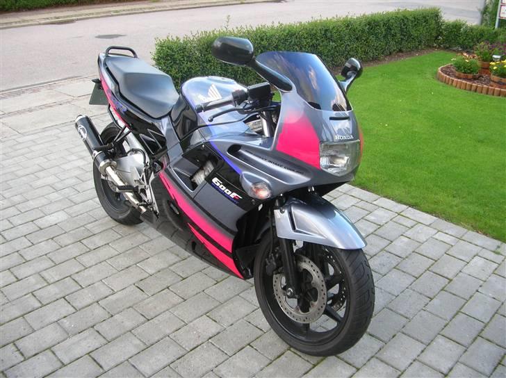 Honda cbr 600 f2 "Til Salg" - lige kommet fra mek.. næsten som en helt ny motorcykel billede 15